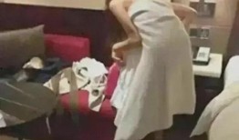 女子卖瓜视频吃