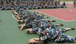 吃瓜军训舞蹈表演,吃瓜学子演绎活力四射的青春舞蹈