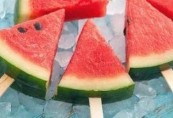 勺子吃瓜从哪里开始吃,勺子吃瓜的奇妙旅程